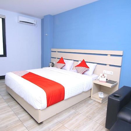 Oyo 592 Budget Hotel By The Harbour Padang  Extérieur photo
