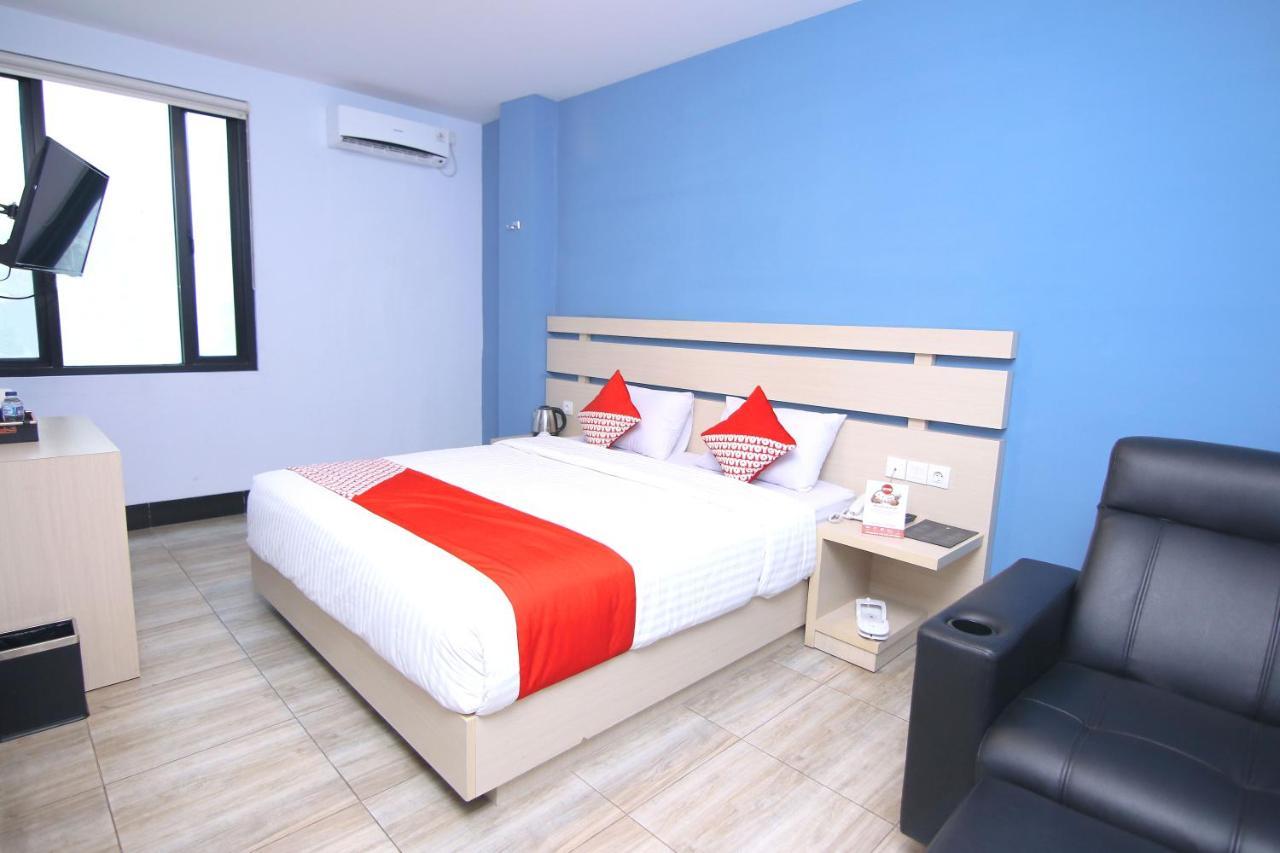Oyo 592 Budget Hotel By The Harbour Padang  Extérieur photo
