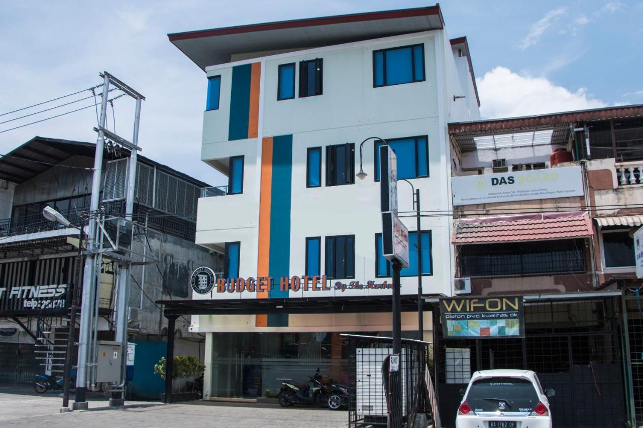 Oyo 592 Budget Hotel By The Harbour Padang  Extérieur photo