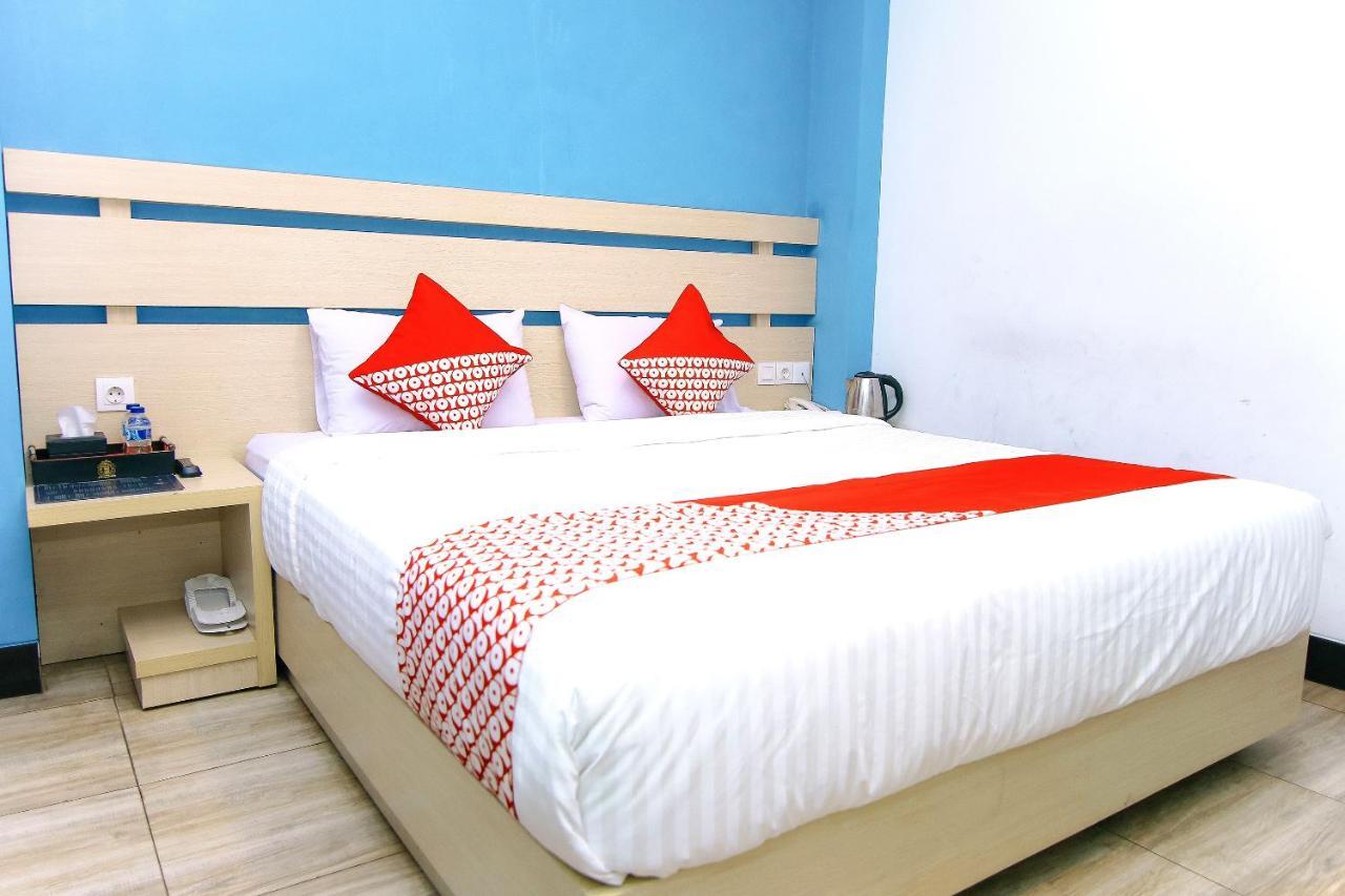 Oyo 592 Budget Hotel By The Harbour Padang  Extérieur photo