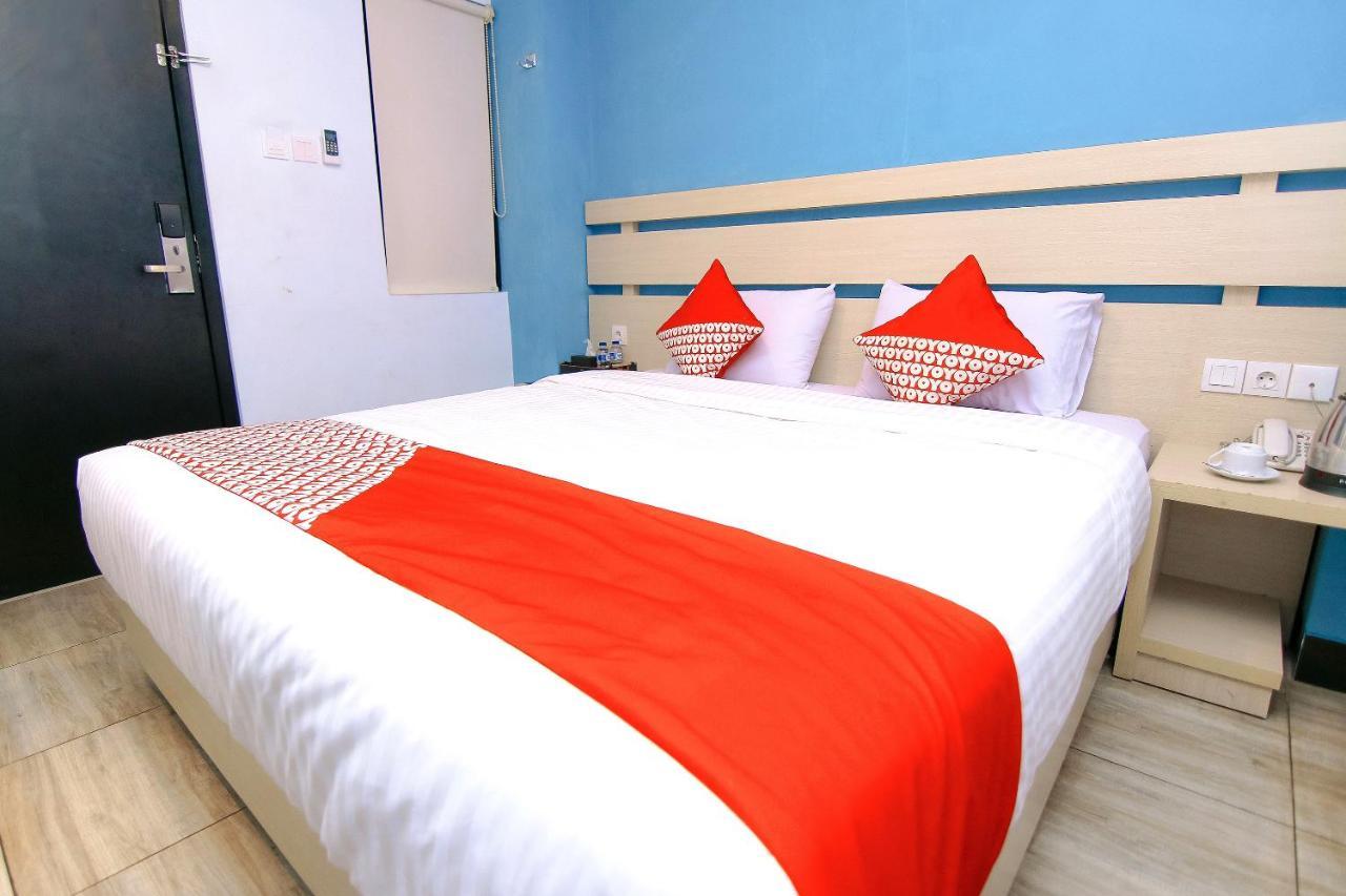 Oyo 592 Budget Hotel By The Harbour Padang  Extérieur photo